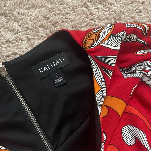Red patterned shift dress - Picture 3 of 5